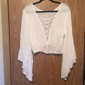Off white cropped top with flowwy sleeves